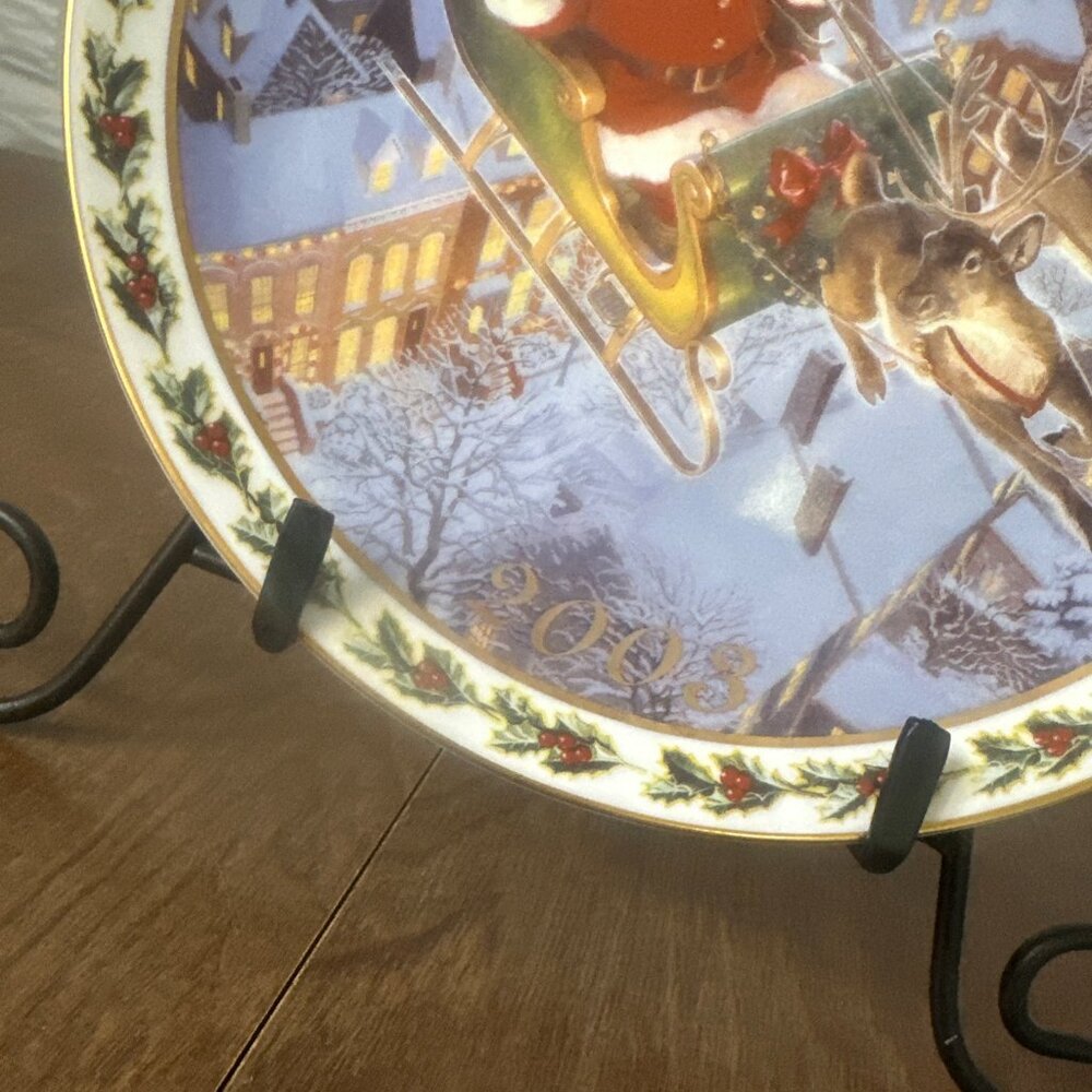 2003 Avon Christmas Plate Coming to Town Tom Newsom 22k Gold Trim Santa Reindeer - Picture 5 of 7